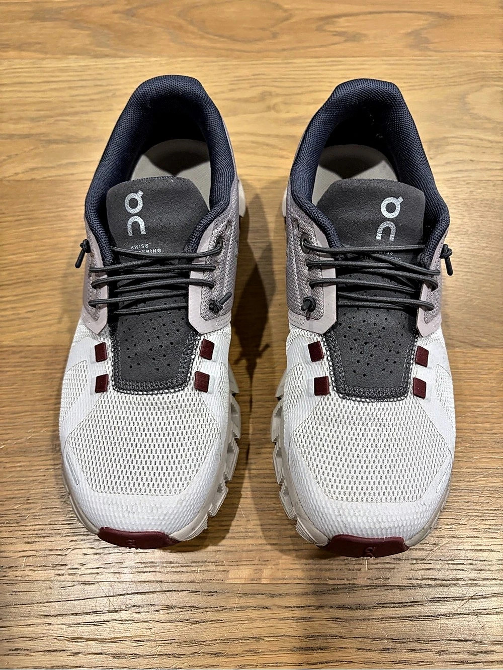 On Cloud Athletic Sneakers White & Gray US 6.5